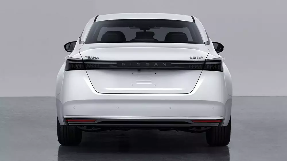 Nissan Teana 2026 được trang bị cụm đèn hậu LED mới Nissan Teana 2026 được trang bị cụm đèn hậu LED mới