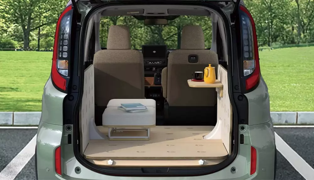 Chủ xe Toyota Sienta Juno có thể tùy biến khoang hành khách phía sau bằng các mô-đun bán sẵn của hãng Chủ xe Toyota Sienta Juno có thể tùy biến khoang hành khách phía sau bằng các mô-đun bán sẵn của hãng