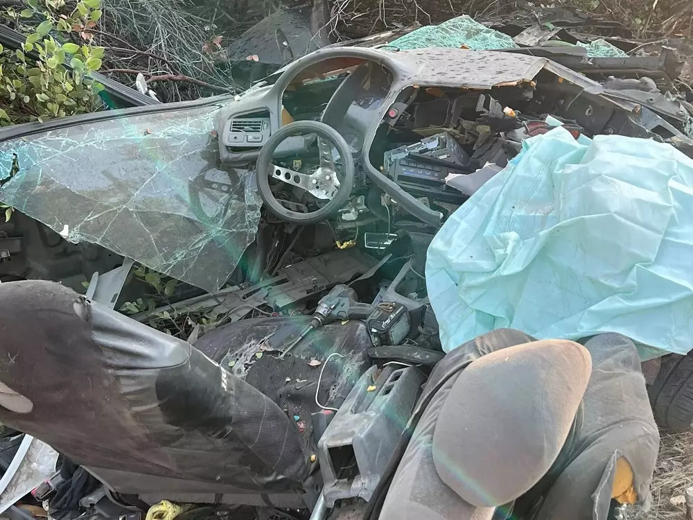 Chiếc Honda Civic này đã được thay vô lăng mới nên không có túi khí ở ghế lái Chiếc Honda Civic này đã được thay vô lăng mới nên không có túi khí ở ghế lái