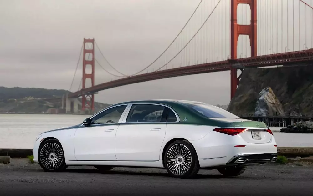 Mercedes-Maybach S680 Edition Emerald Isle dùng vành 21 inch Mercedes-Maybach S680 Edition Emerald Isle dùng vành 21 inch