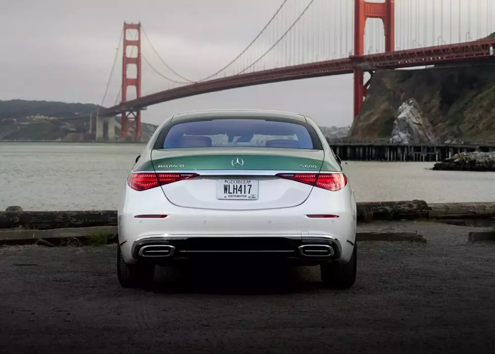Mercedes-Maybach S680 Edition Emerald Isle - mẫu sedan siêu sang có giá ngang một ngôi nhà Mercedes-Maybach S680 Edition Emerald Isle - mẫu sedan siêu sang có giá ngang một ngôi nhà