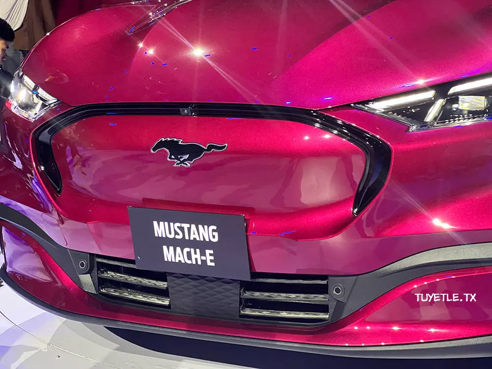 Lưới tản nhiệt của Ford Mustang Mach-E được đóng kín Lưới tản nhiệt của Ford Mustang Mach-E được đóng kín