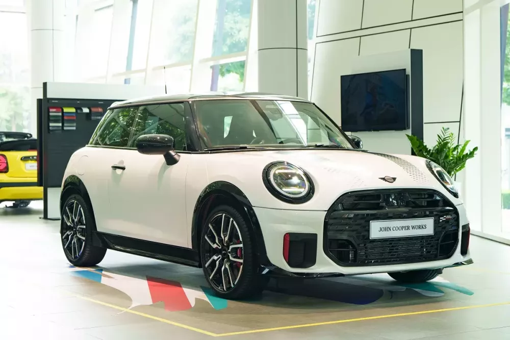 MINI John Cooper Works 3-Cửa thế hệ mới MINI John Cooper Works 3-Cửa thế hệ mới