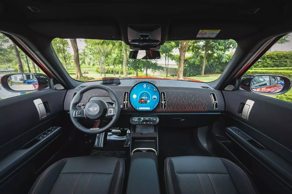 Nội thất của MINI John Cooper Works Countryman thế hệ mới Nội thất của MINI John Cooper Works Countryman thế hệ mới
