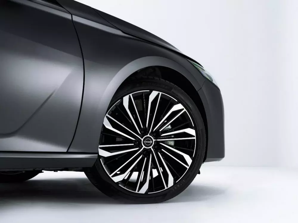 Bản cao cấp của Nissan Teana Plus sẽ dùng vành 19 inch Bản cao cấp của Nissan Teana Plus sẽ dùng vành 19 inch
