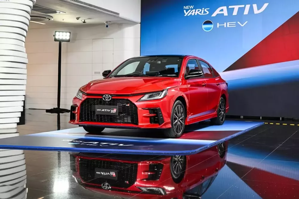 Toyota Vios Hybrid phiên bản GR Sport Toyota Vios Hybrid phiên bản GR Sport
