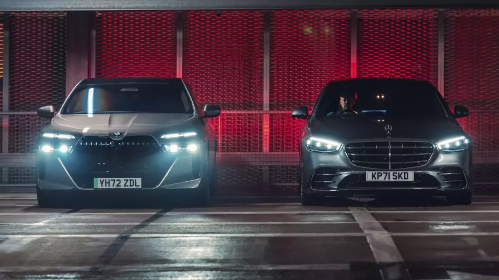 Xe Mercedes-Benz có thể sẽ dùng động cơ của kỳ phùng địch thủ BMW Xe Mercedes-Benz có thể sẽ dùng động cơ của kỳ phùng địch thủ BMW