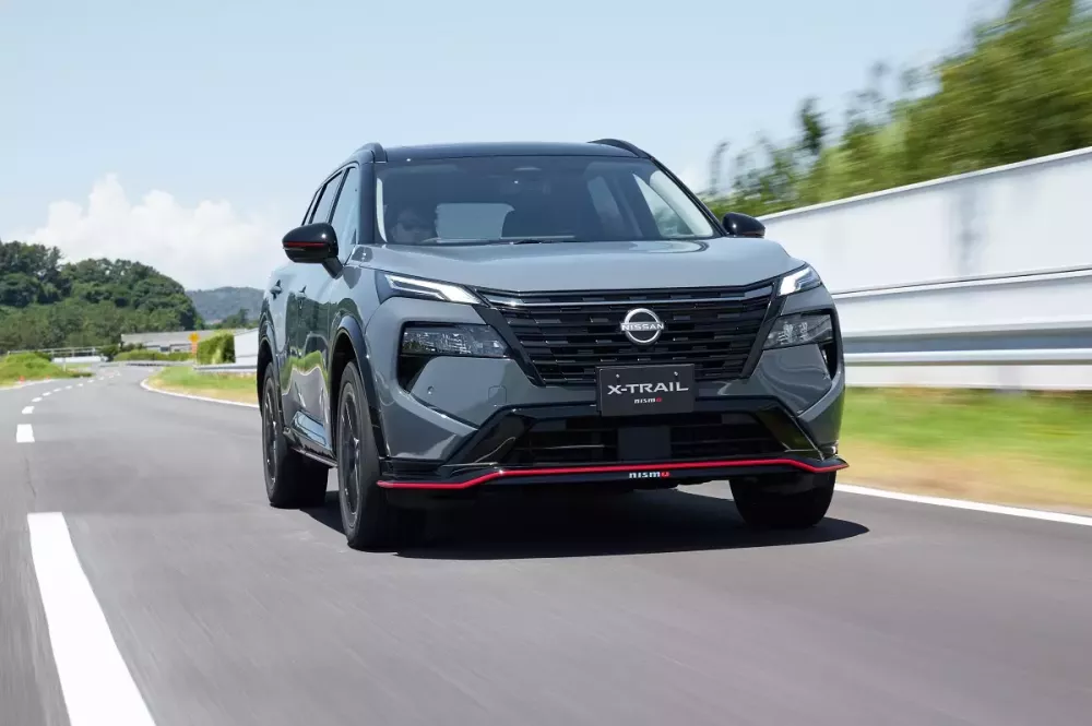 Nissan X-Trail Nismo màu xám phối nóc đen Nissan X-Trail Nismo màu xám phối nóc đen