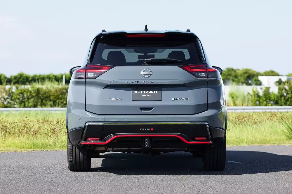 Nissan X-Trail Nismo được trang bị bộ khuếch tán gió phía sau Nissan X-Trail Nismo được trang bị bộ khuếch tán gió phía sau