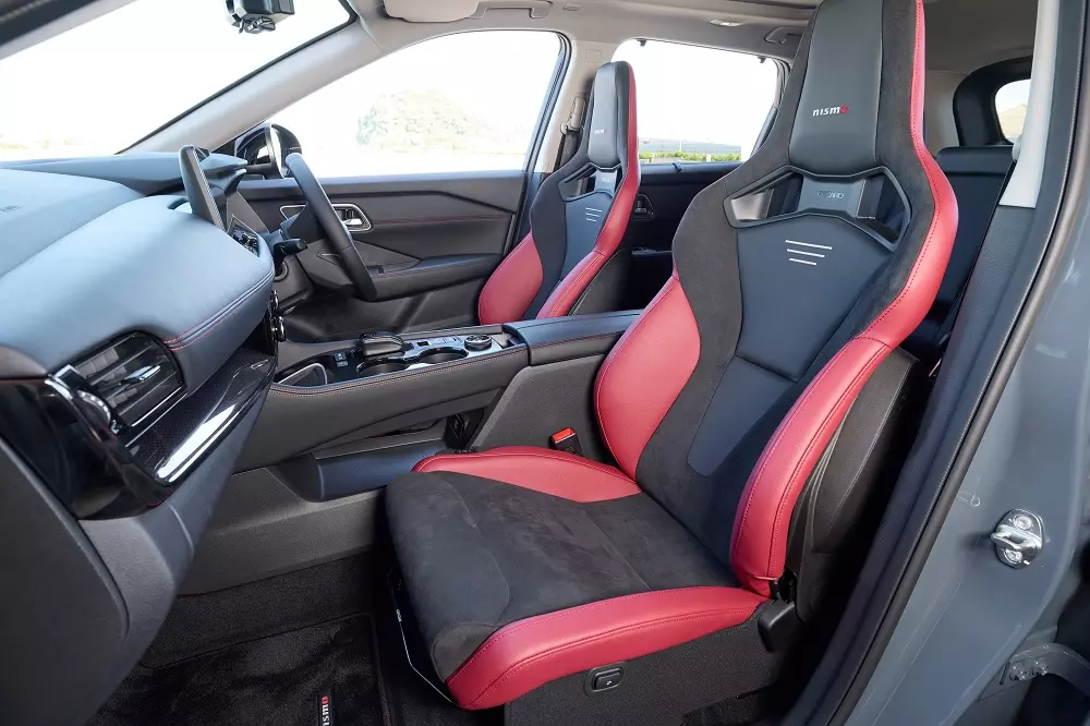Ghế Recaro tùy chọn của Nissan X-Trail Nismo Ghế Recaro tùy chọn của Nissan X-Trail Nismo