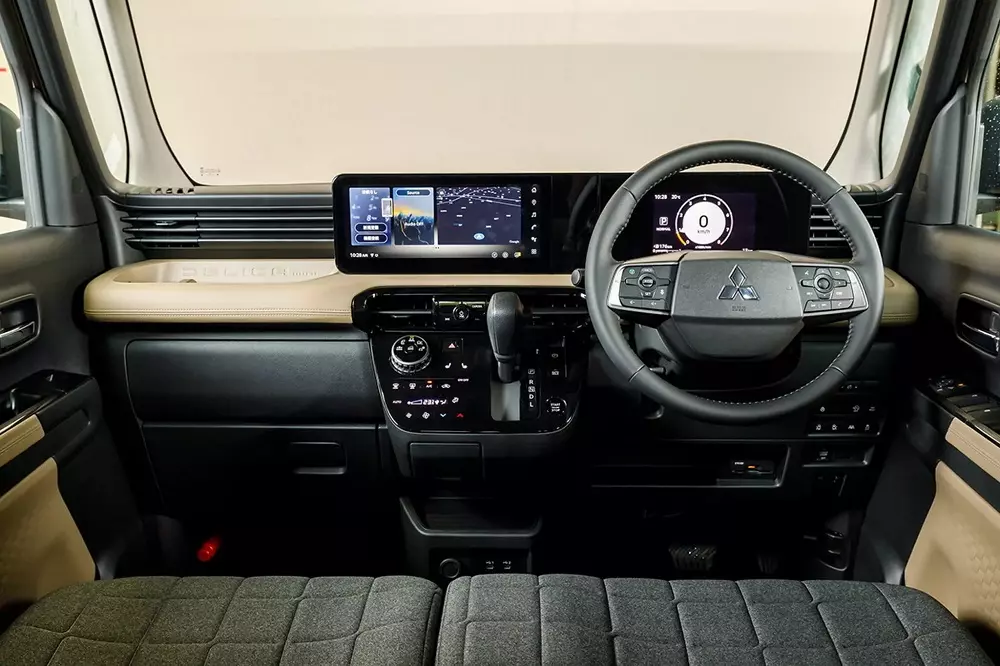 Mitsubishi Delica Mini tuy là xe giá rẻ nhưng sở hữu trang bị khá xịn sò Mitsubishi Delica Mini tuy là xe giá rẻ nhưng sở hữu trang bị khá xịn sò