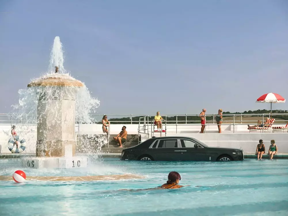 Chiếc Rolls-Royce Phantom này thuộc phiên bản LWB Chiếc Rolls-Royce Phantom này thuộc phiên bản LWB