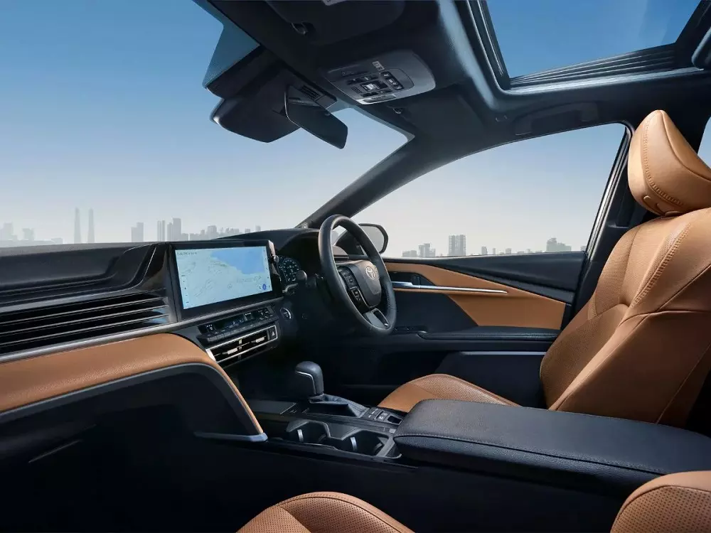 Nội thất của Toyota Camry tại thị trường Ấn Độ. Nội thất của Toyota Camry tại thị trường Ấn Độ.