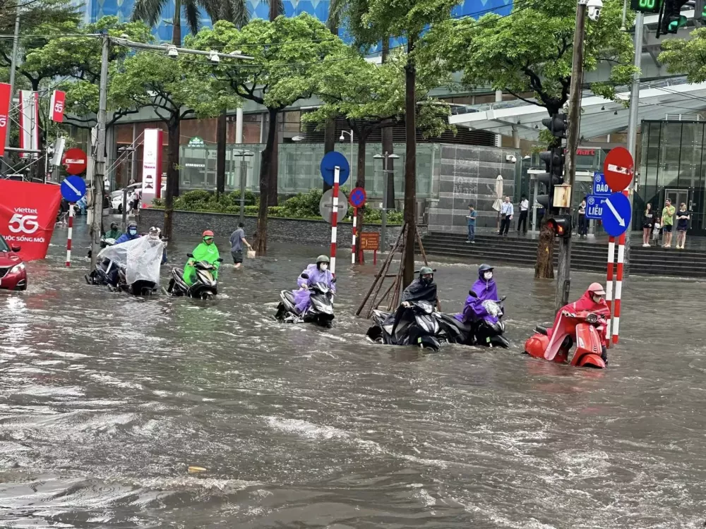 Ngã tư Đào Tấn - Liễu Giai sáng nay Ngã tư Đào Tấn - Liễu Giai sáng nay