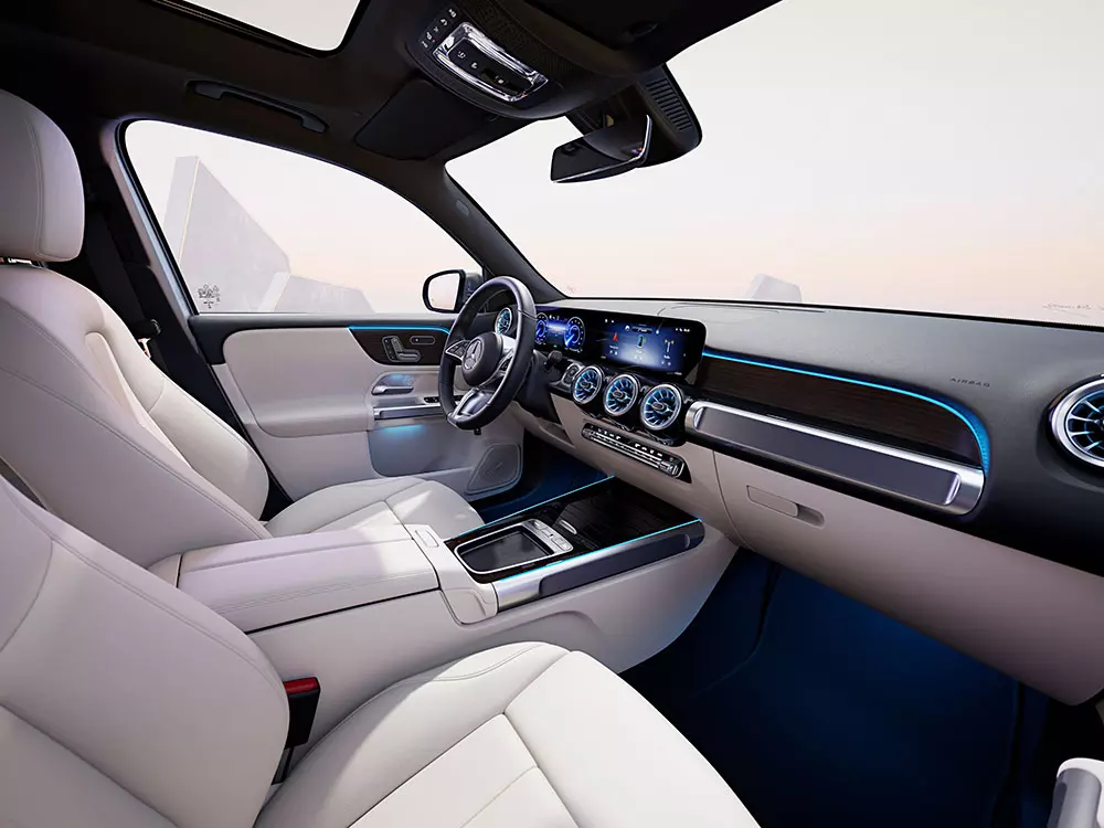 Hàng ghế trước của Mercedes-Benz EQB 250+ 2025 Hàng ghế trước của Mercedes-Benz EQB 250+ 2025