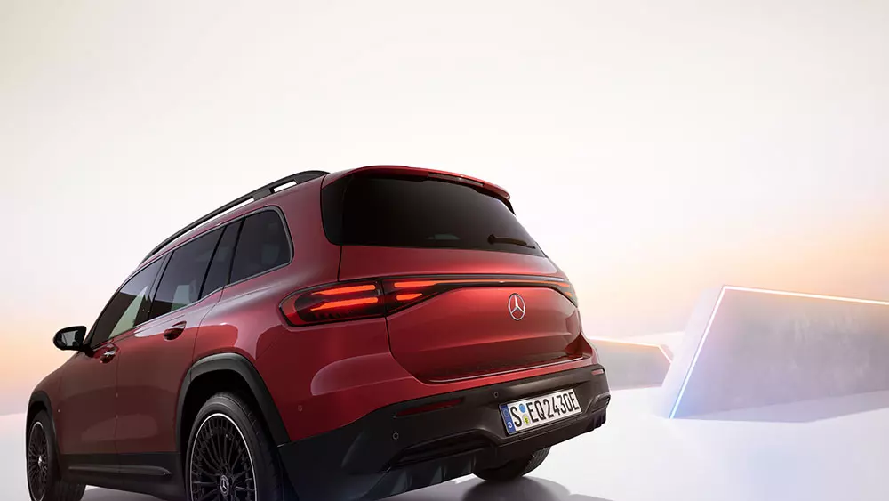 Mercedes-Benz EQB 250+ 2025 sở hữu đèn hậu LED toàn phần Mercedes-Benz EQB 250+ 2025 sở hữu đèn hậu LED toàn phần