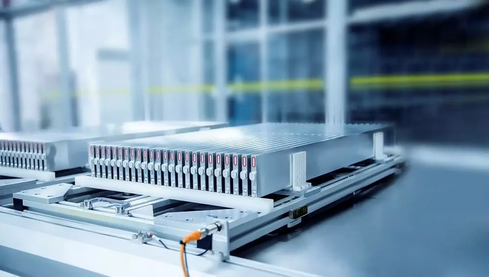 Ra đời từ năm 2020, pin Blade Battery được xem là một trong những phát minh công nghệ quan trọng giúp BYD chiếm ưu thế trong cuộc cạnh tranh giành thị phần ô tô điện với các ông lớn ngành ô tô toàn cầu. Ra đời từ năm 2020, pin Blade Battery được xem là một trong những phát minh công nghệ quan trọng giúp BYD chiếm ưu thế trong cuộc cạnh tranh giành thị phần ô tô điện với các ông lớn ngành ô tô toàn cầu.