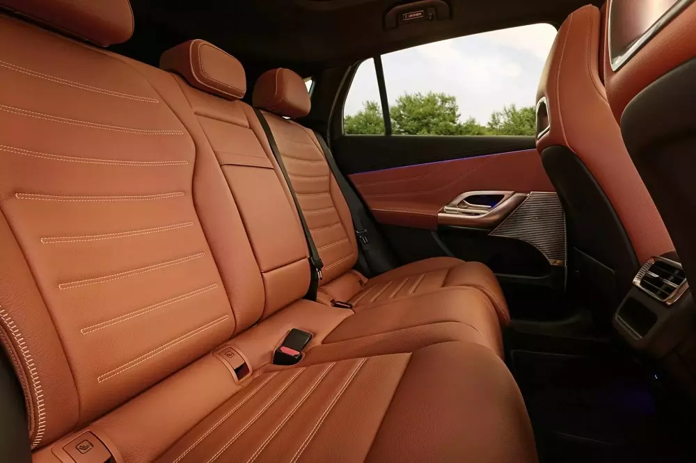Hàng ghế sau của Mercedes-Benz GLC EQ Hàng ghế sau của Mercedes-Benz GLC EQ