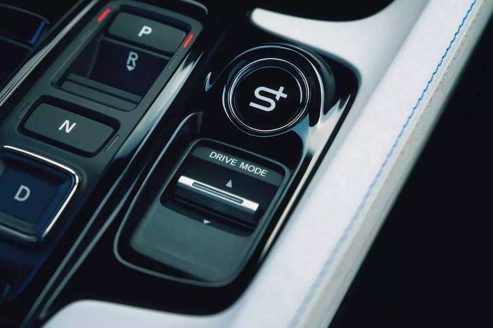 Nút bấm của chế độ lái S+ Shift bên trong Honda Prelude 2026 Nút bấm của chế độ lái S+ Shift bên trong Honda Prelude 2026