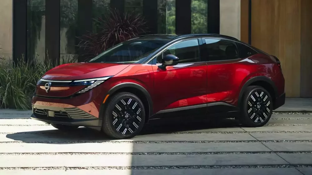 Với ô tô điện giá rẻ Leaf, Nissan đã làm được điều mà Tesla khẳng định là bất khả thi Với ô tô điện giá rẻ Leaf, Nissan đã làm được điều mà Tesla khẳng định là bất khả thi