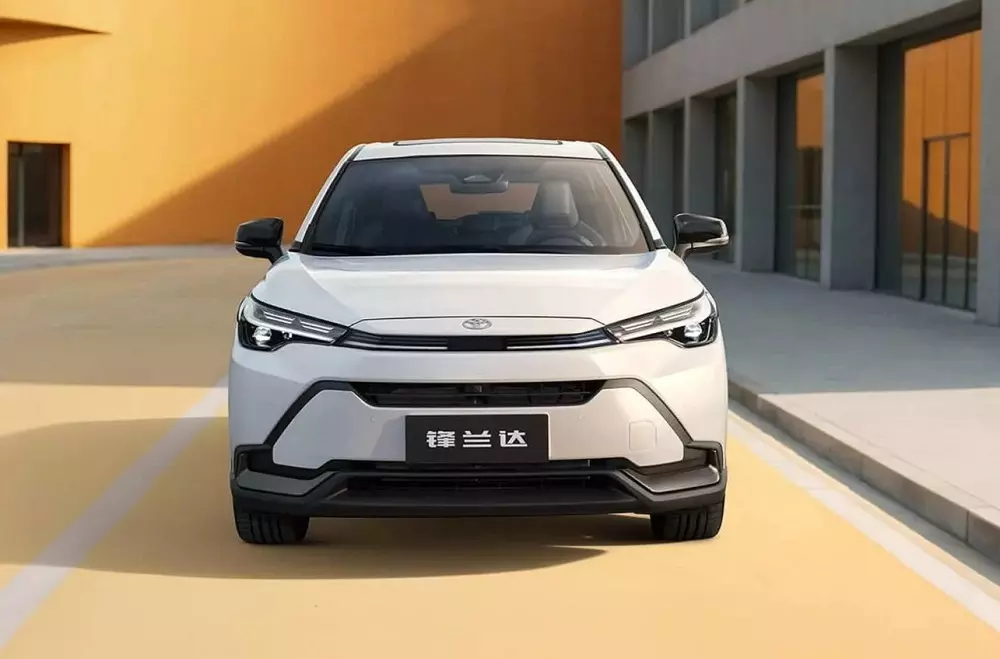 Toyota Frontlander 2026 nhìn từ phía trước Toyota Frontlander 2026 nhìn từ phía trước