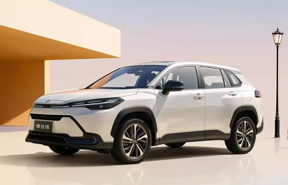 Toyota Frontlander 2026 vẫn dùng động cơ cũ Toyota Frontlander 2026 vẫn dùng động cơ cũ