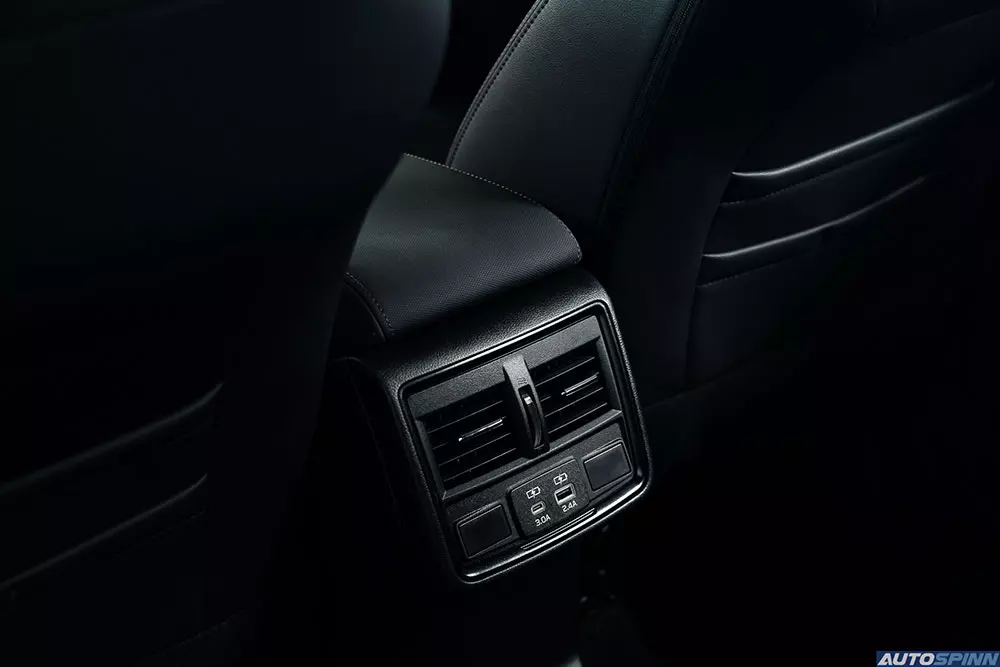 Cửa gió ở hàng ghế sau của Subaru Forester 2026 Cửa gió ở hàng ghế sau của Subaru Forester 2026