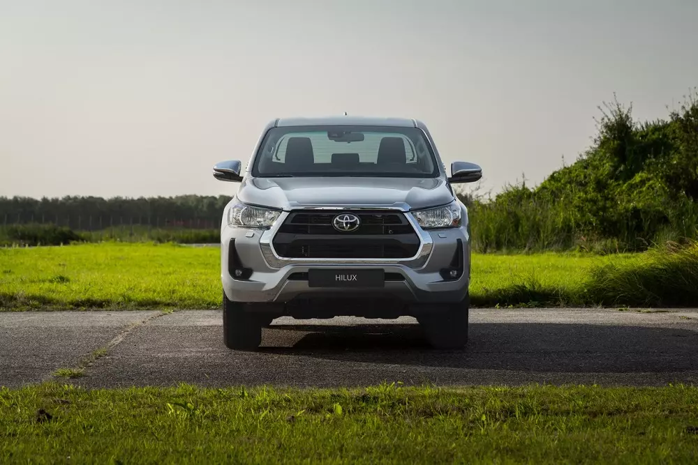 Toyota Hilux Hybrid 48V đang bán tại châu Âu Toyota Hilux Hybrid 48V đang bán tại châu Âu