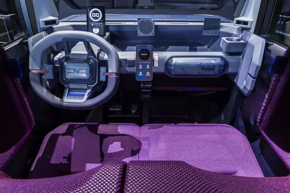 Dacia Hipster dùng điện thoại thông minh thay màn hình giải trí Dacia Hipster dùng điện thoại thông minh thay màn hình giải trí