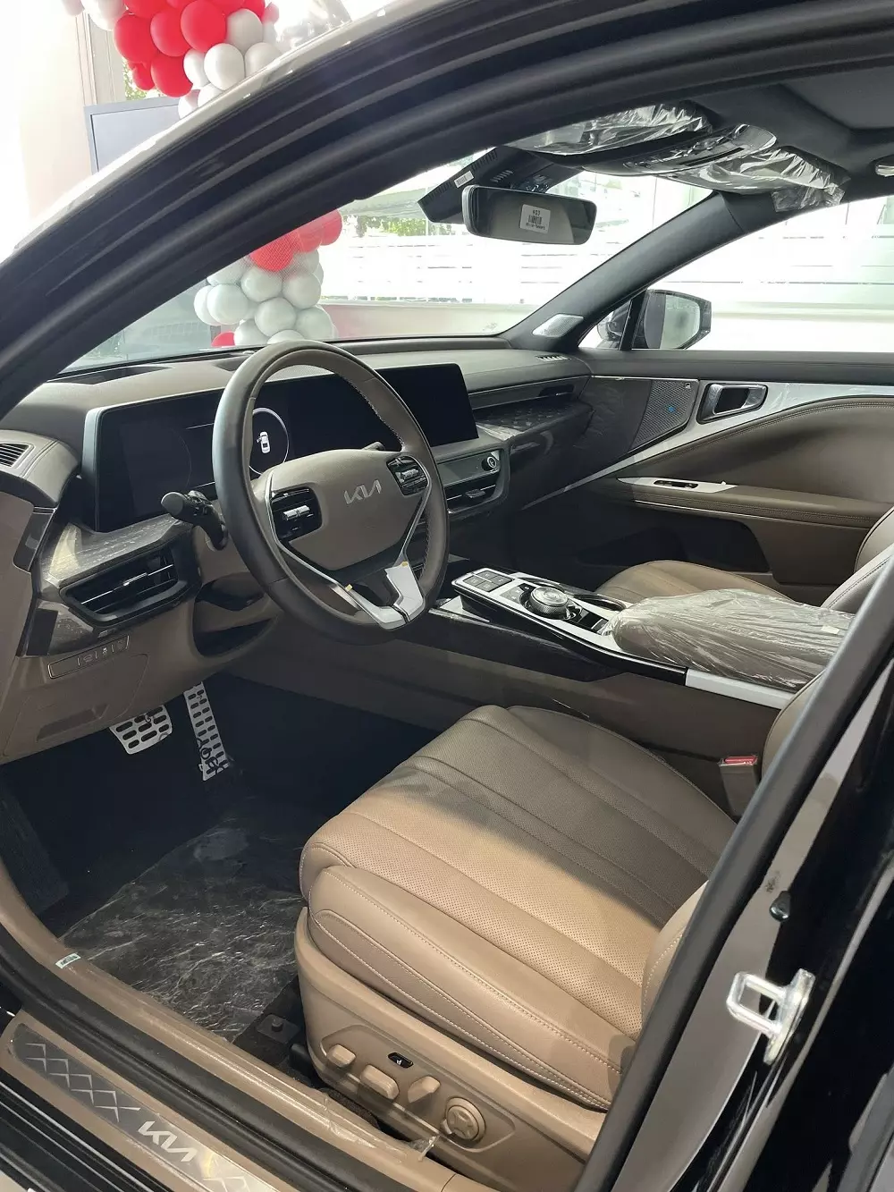 Khoang lái của Kia K8 Khoang lái của Kia K8