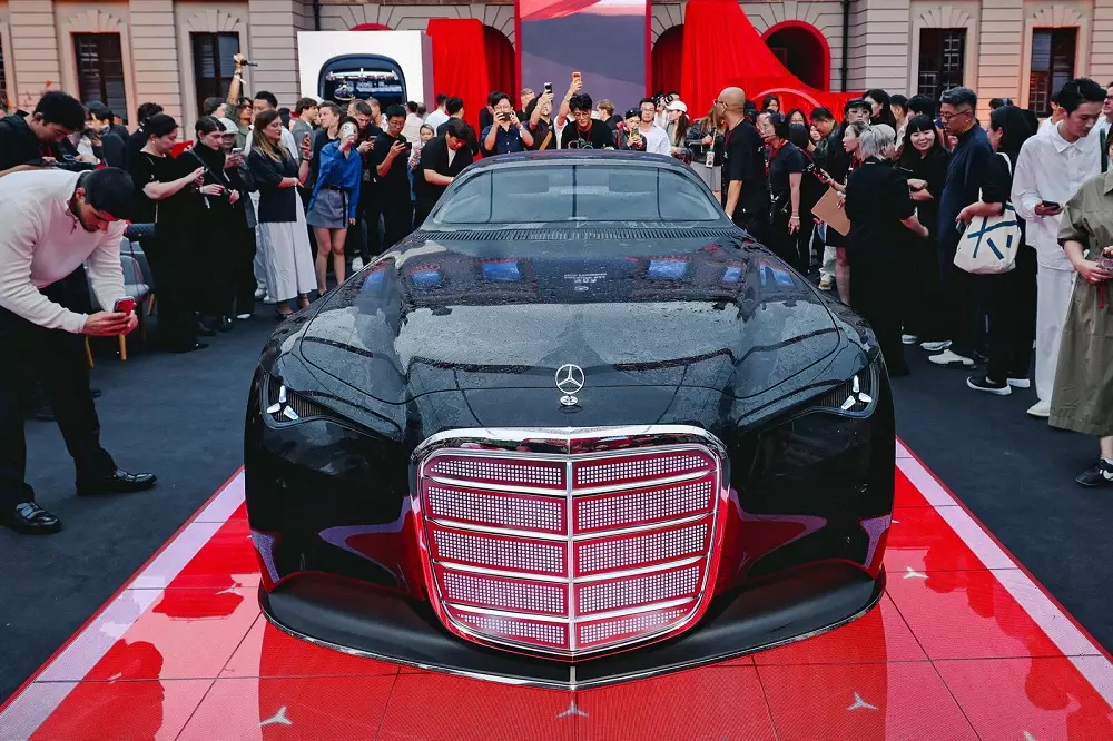 Vén màn Mercedes-Benz Vision Iconic trong Tuần lễ Thời trang Thượng Hải 2025 Vén màn Mercedes-Benz Vision Iconic trong Tuần lễ Thời trang Thượng Hải 2025