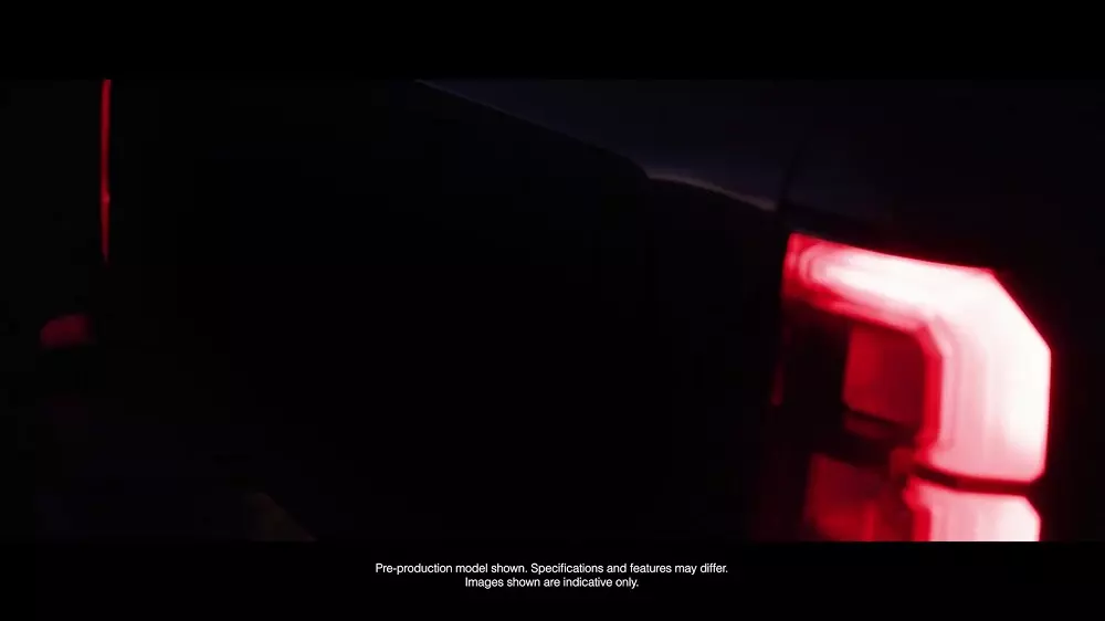 Nissan Navara 2026 sở hữu đèn hậu hình chữ C mới Nissan Navara 2026 sở hữu đèn hậu hình chữ C mới