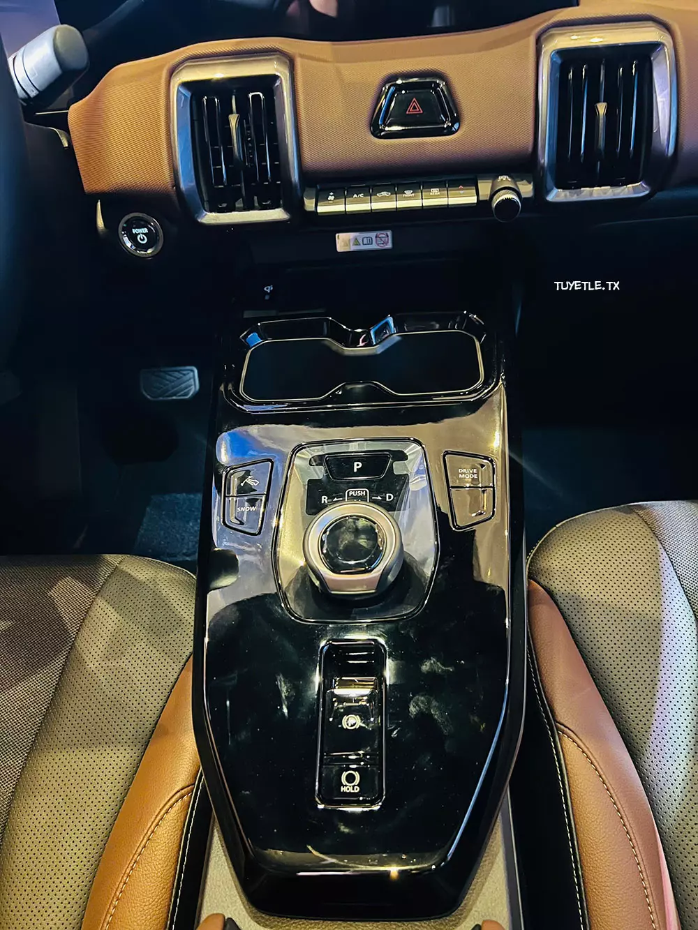 Cụm điều khiển trung tâm của Suzuki e Vitara Cụm điều khiển trung tâm của Suzuki e Vitara