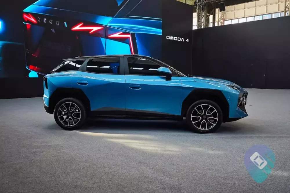 Omoda 4 nhìn từ bên sườn Omoda 4 nhìn từ bên sườn