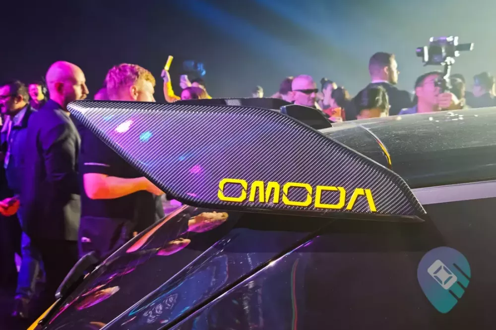Cánh gió mui của Omoda 4 Ultra  Cánh gió mui của Omoda 4 Ultra