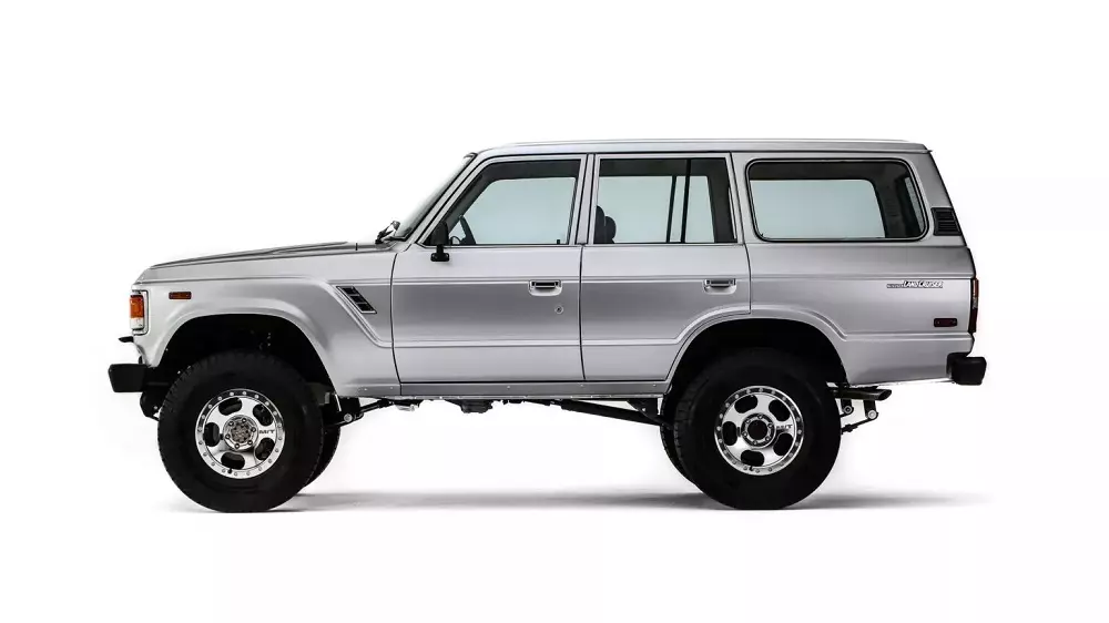 Toyota Turbo Trail Cruiser được nâng cao gầm thêm 38 mm Toyota Turbo Trail Cruiser được nâng cao gầm thêm 38 mm