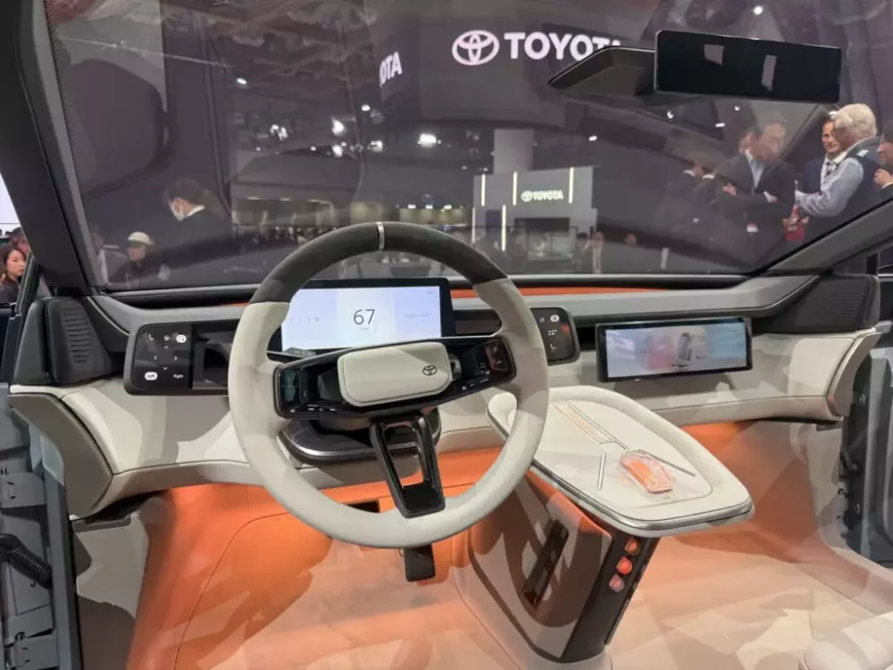 Khoang lái của Toyota Corolla Concept Khoang lái của Toyota Corolla Concept