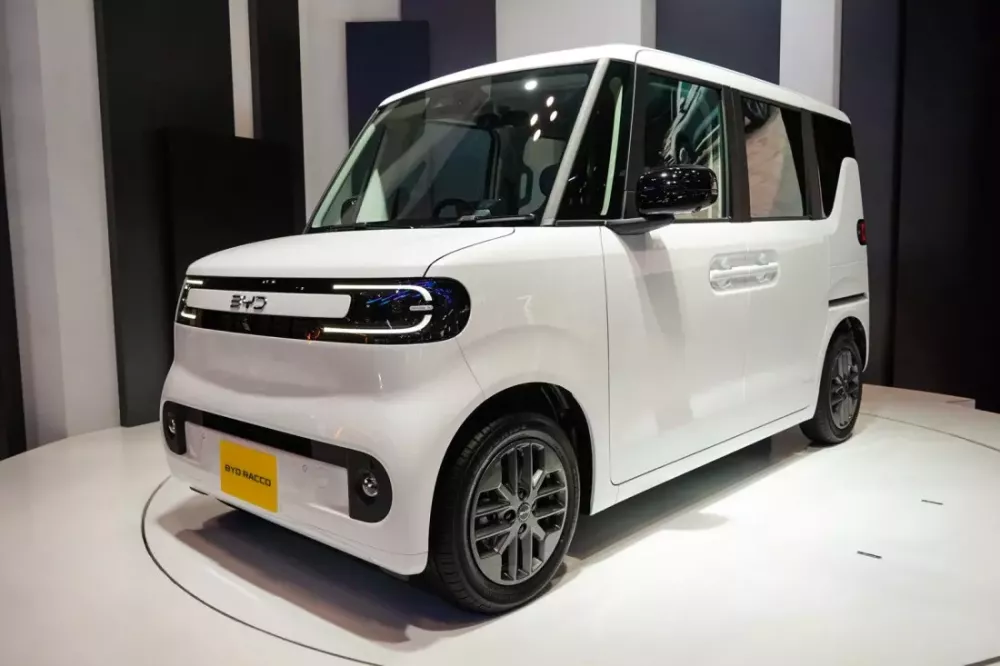 BYD Racco dùng cửa trượt bên sườn BYD Racco dùng cửa trượt bên sườn