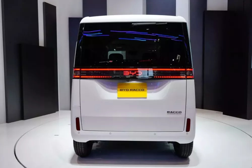 Thiết kế đằng sau của BYD Racco  Thiết kế đằng sau của BYD Racco
