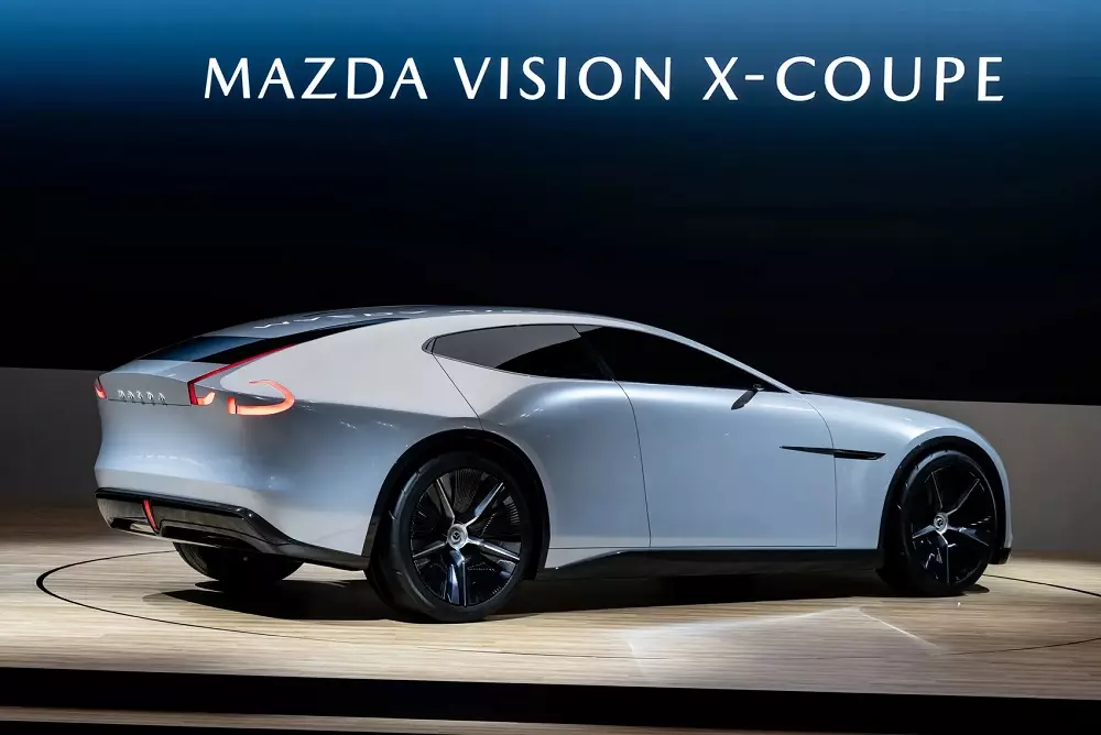 Mazda Vision-X Coupe sở hữu thiết kế mượt mà và liền lạc Mazda Vision-X Coupe sở hữu thiết kế mượt mà và liền lạc