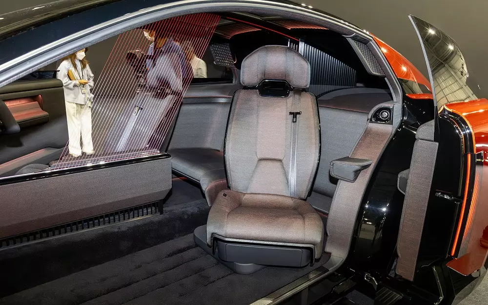 Ghế phụ lái của Toyota Century One of One có thể xoay Ghế phụ lái của Toyota Century One of One có thể xoay