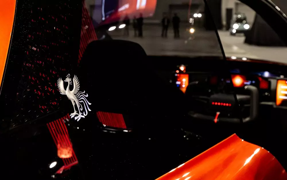 Logo phượng hoàng đặc trưng của dòng Toyota Century Logo phượng hoàng đặc trưng của dòng Toyota Century