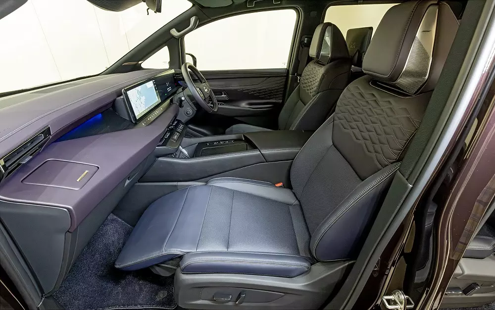 Hàng ghế trước của Nissan Elgrand 2026  Hàng ghế trước của Nissan Elgrand 2026