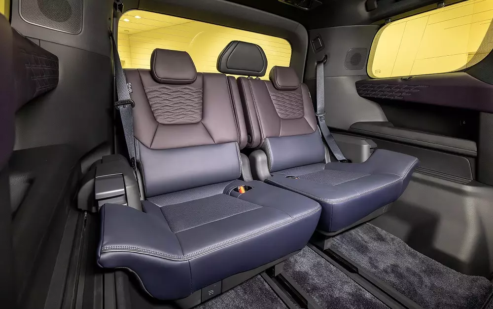 Hàng ghế cuối của Nissan Elgrand 2026  Hàng ghế cuối của Nissan Elgrand 2026