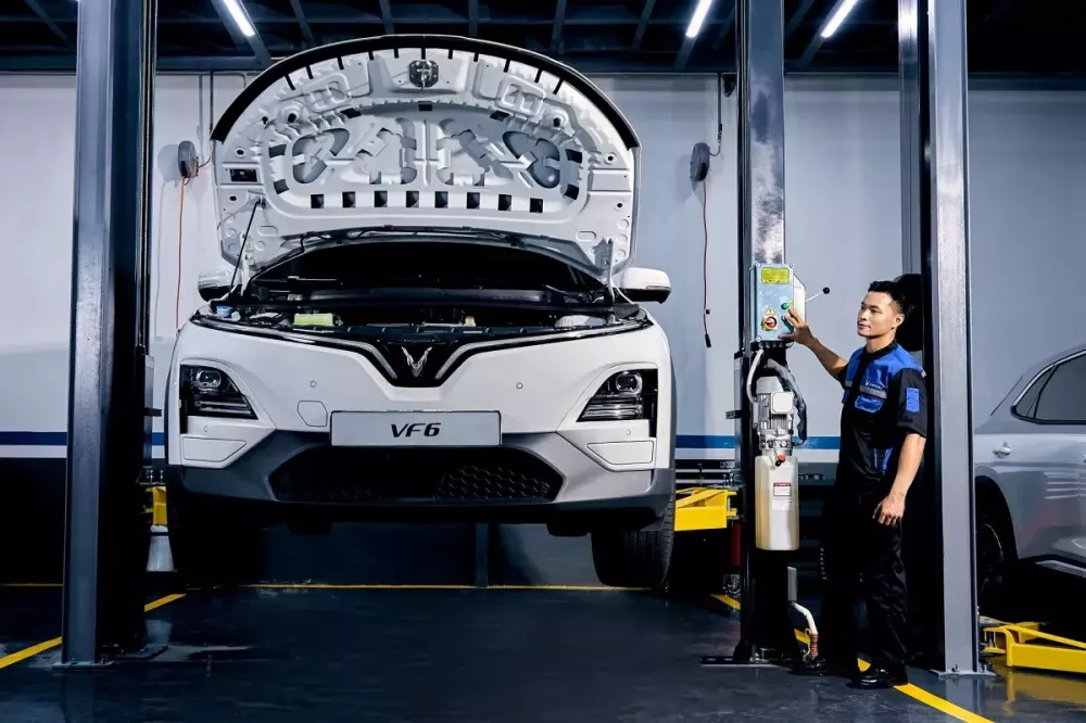 VinFast hỗ trợ khách hàng bị ảnh hưởng bởi lũ lụt tại Huế và Đà Nẵng