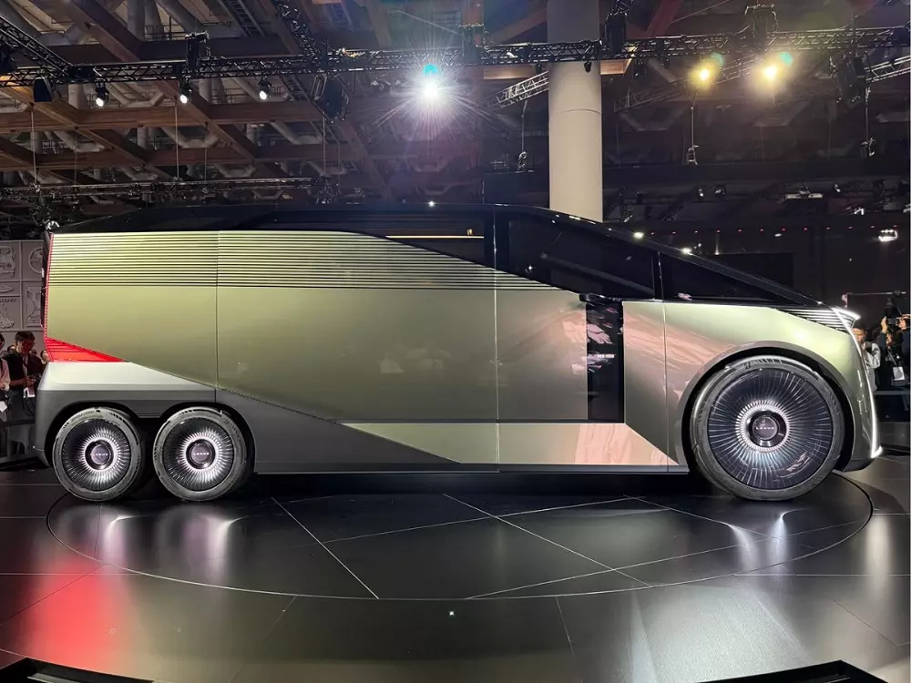 Lexus LS Concept là mẫu MPV 6 bánh đầu tiên được ra đời