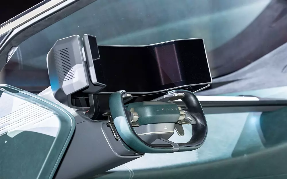 Vô lăng và màn hình của Lexus LS Coupe Concept