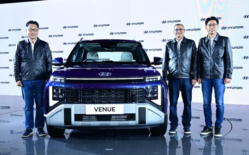 Hyundai Venue thế hệ mới chính thức ra lò với thiết kế mới, trang bị xịn sò hơn Hyundai Venue thế hệ mới chính thức ra lò với thiết kế mới, trang bị xịn sò hơn