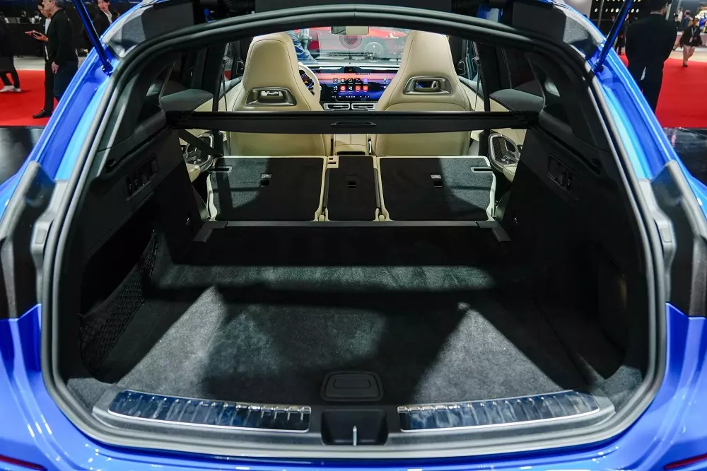 Khoang hành lý phía sau của Mercedes-Benz GLC EQ Khoang hành lý phía sau của Mercedes-Benz GLC EQ