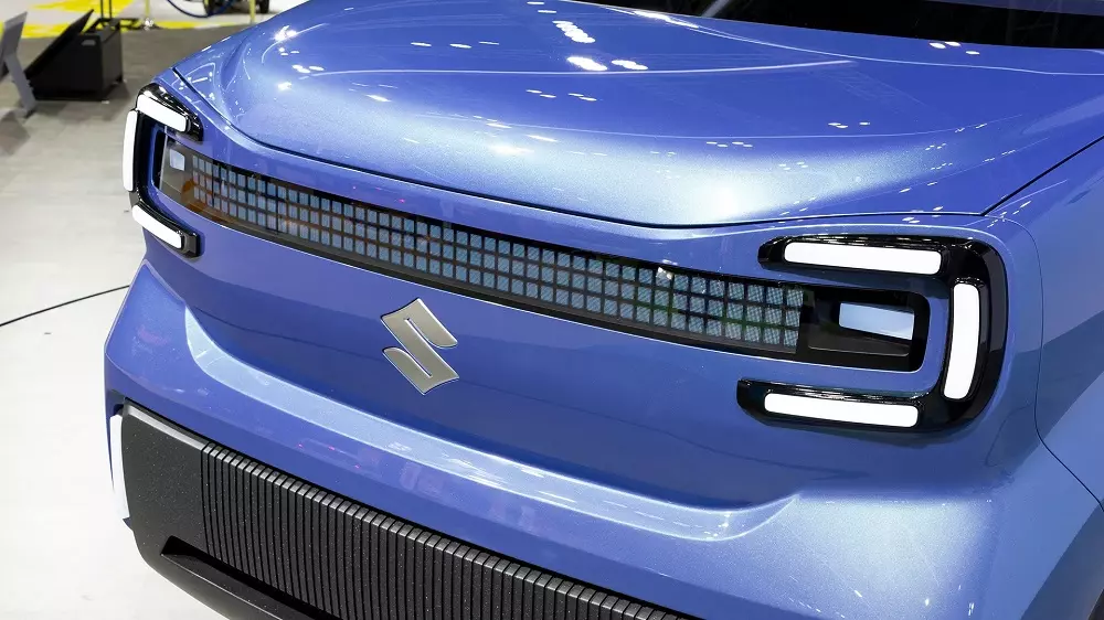 Cận cảnh hệ thống đèn trước của Suzuki Vision e-Sky Cận cảnh hệ thống đèn trước của Suzuki Vision e-Sky